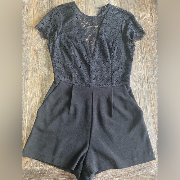 Dynamite Romper with lace ✨ - Picture 2 of 10